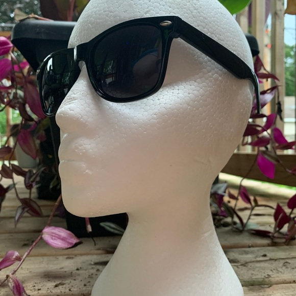 Starbucks “Ray Ban Style” BLK Sunglasses 🖤RARE🖤 - Picture 5 of 5